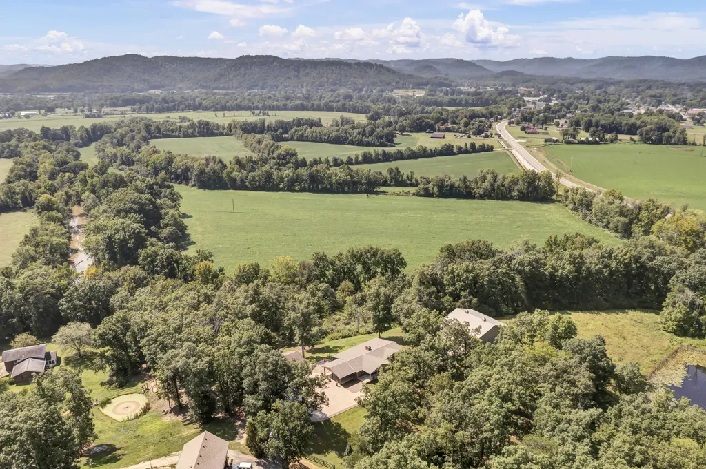 175 N Bend Road Stanton KY 40380