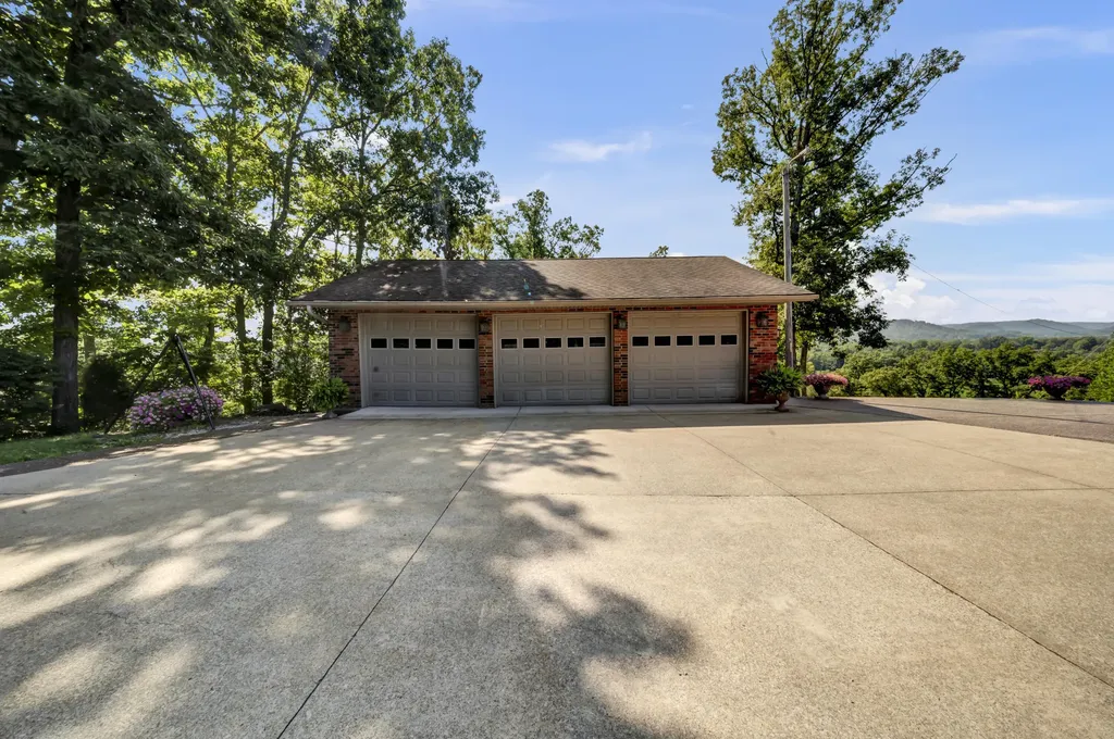 175 N Bend Road Stanton KY 40380