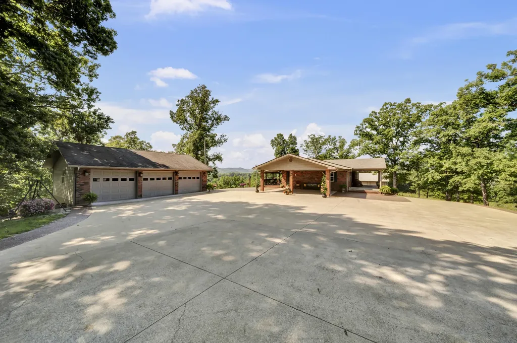 175 N Bend Road Stanton KY 40380