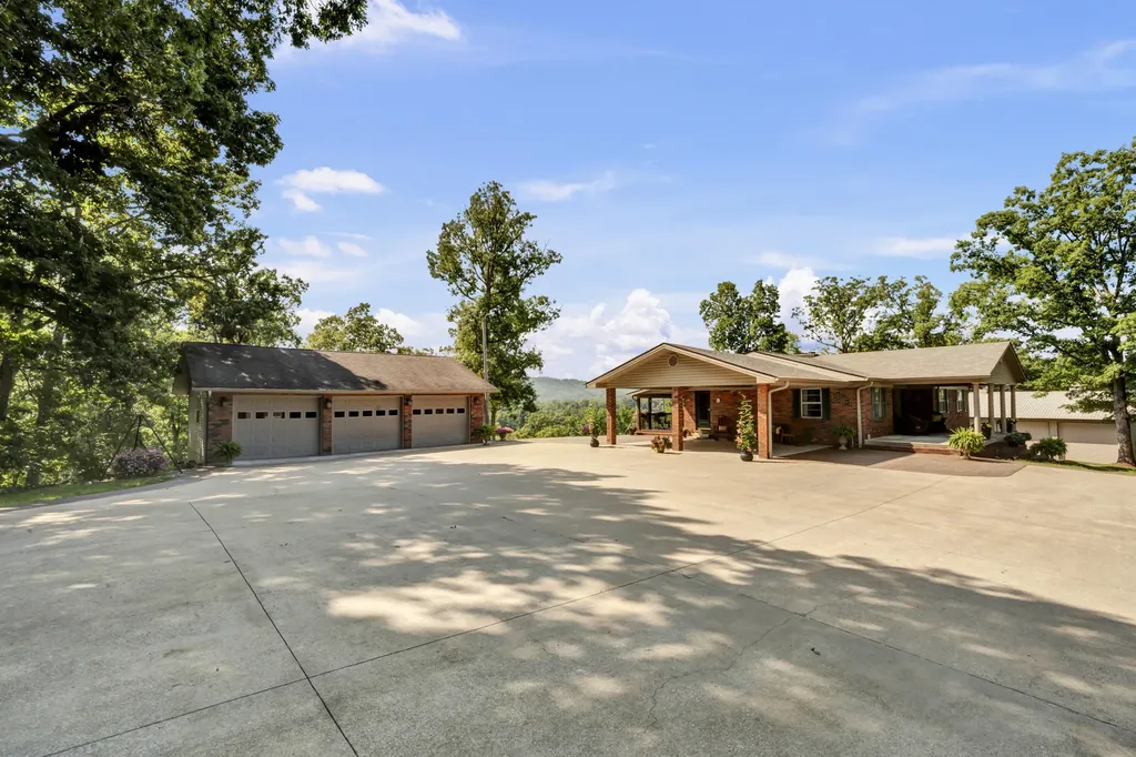 175 N Bend Road Stanton KY 40380