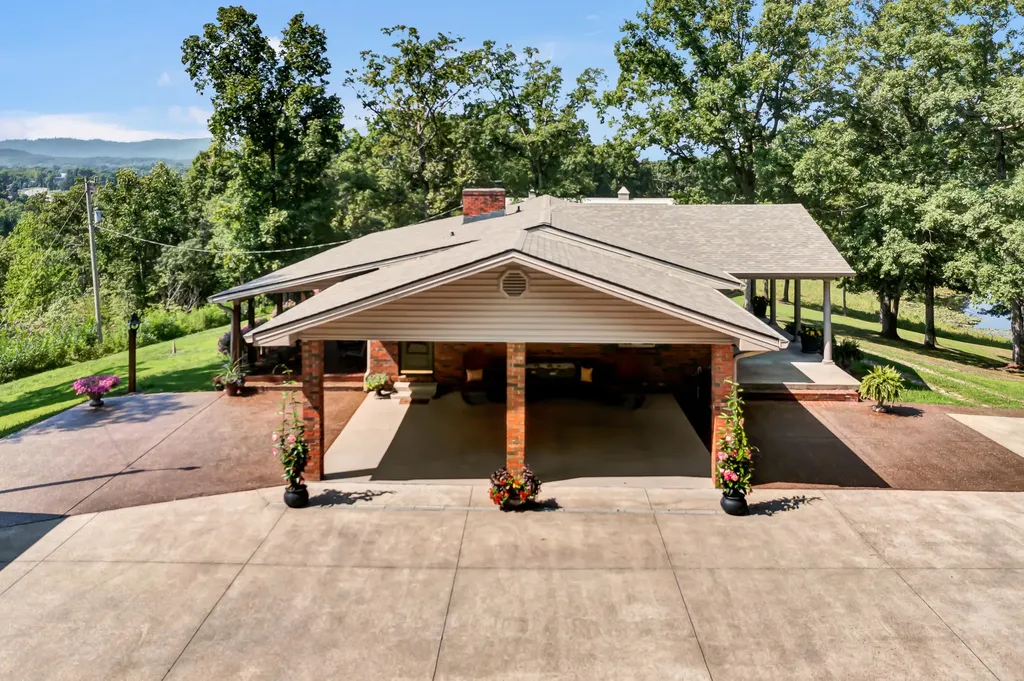 175 N Bend Road Stanton KY 40380