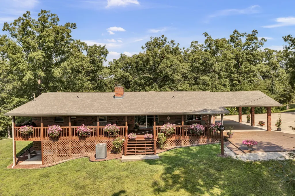 175 N Bend Road Stanton KY 40380