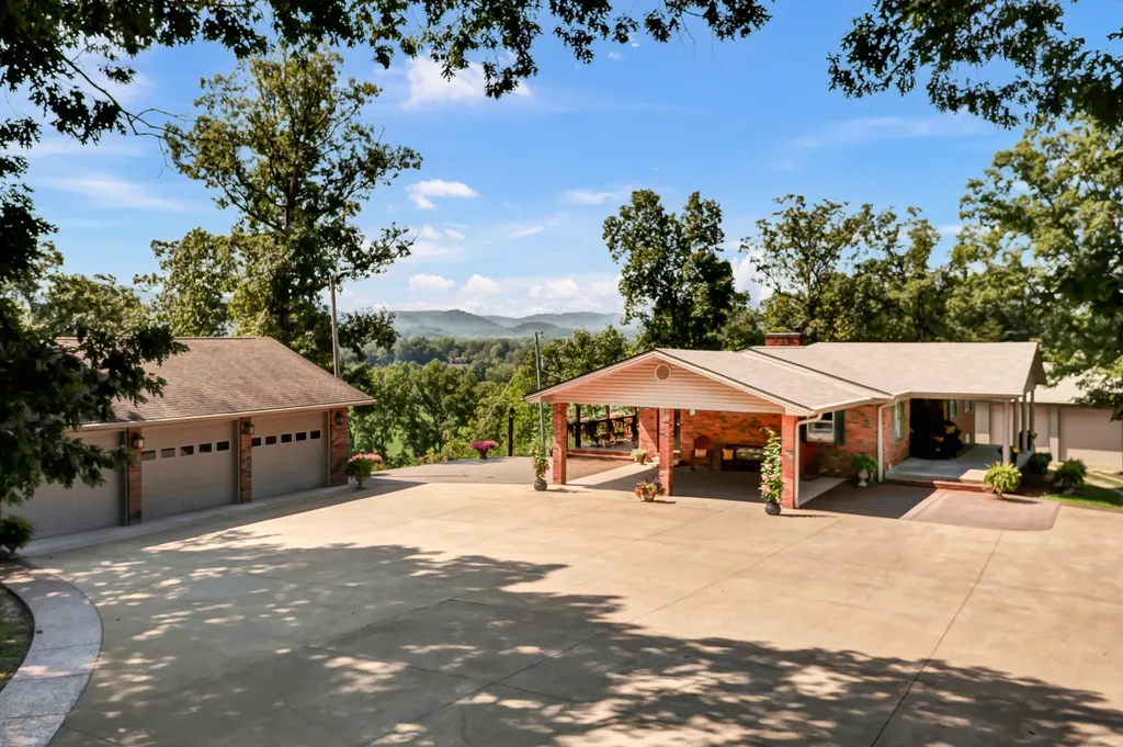 175 N Bend Road Stanton KY 40380