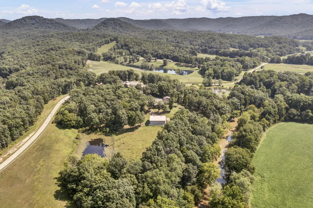 175 N Bend Road Stanton KY 40380