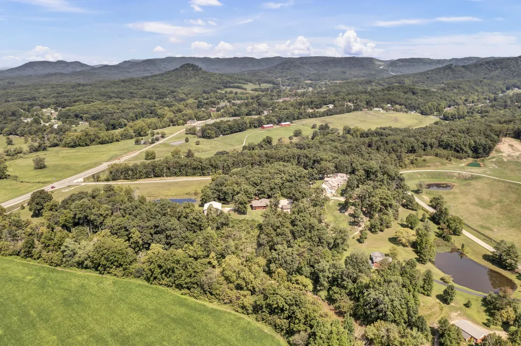 175 N Bend Road Stanton KY 40380