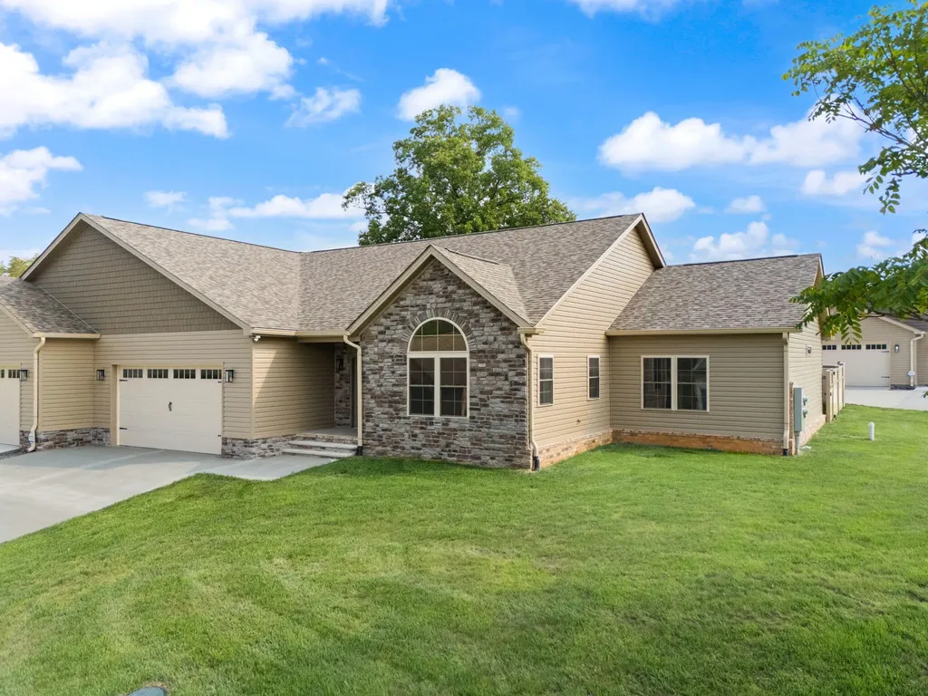 118 A W Canterbury Drive Bronston KY 42518