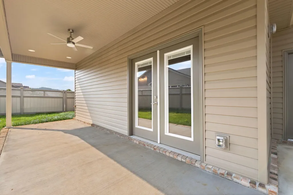 118 A W Canterbury Drive Bronston KY 42518