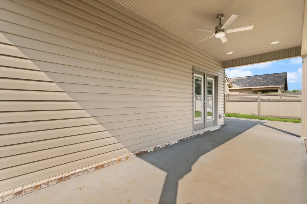 118 A W Canterbury Drive Bronston KY 42518