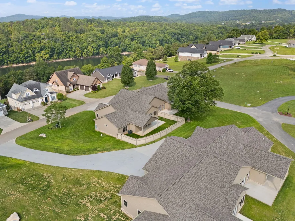 118 A W Canterbury Drive Bronston KY 42518