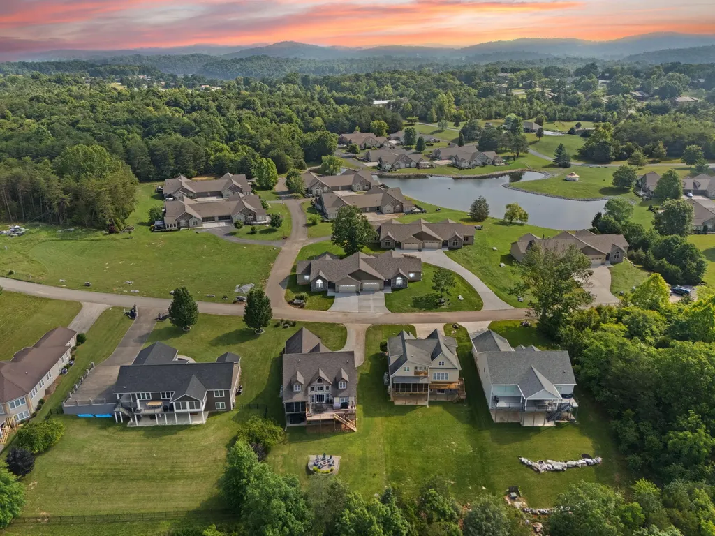 118 A W Canterbury Drive Bronston KY 42518
