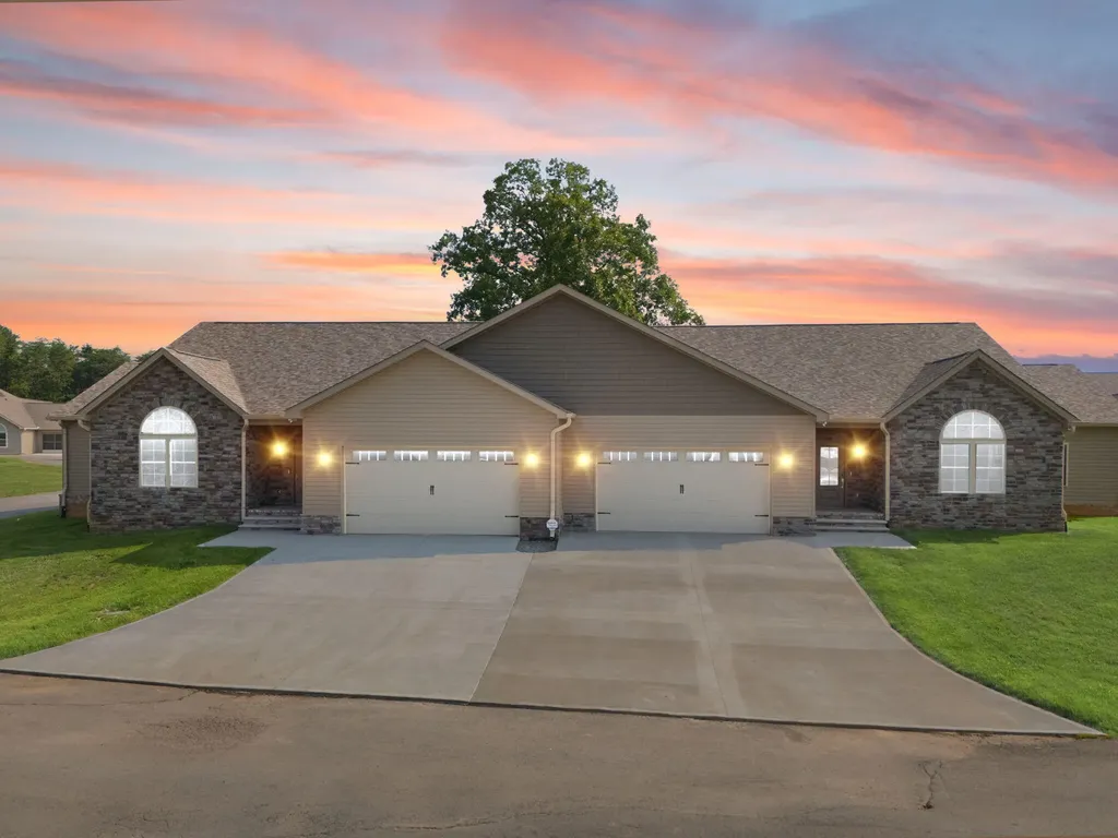 118 A W Canterbury Drive Bronston KY 42518