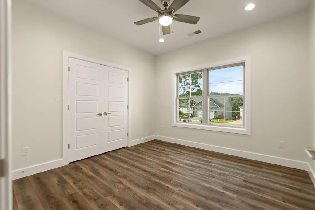 118 A W Canterbury Drive Bronston KY 42518