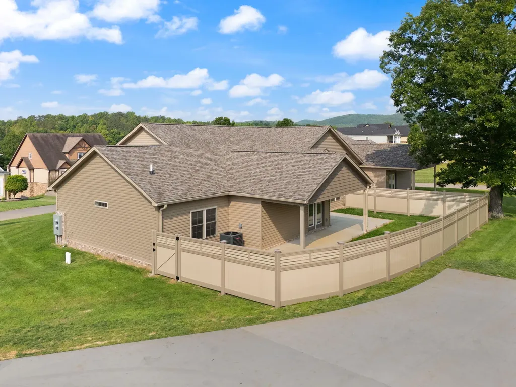 118 A W Canterbury Drive Bronston KY 42518
