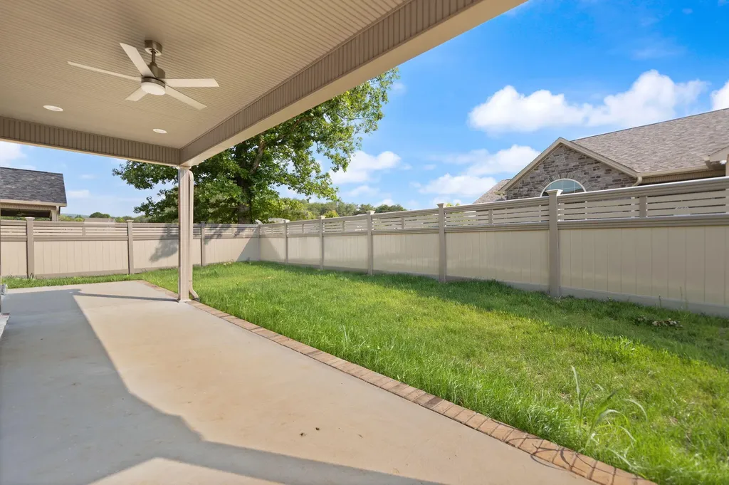 118 A W Canterbury Drive Bronston KY 42518