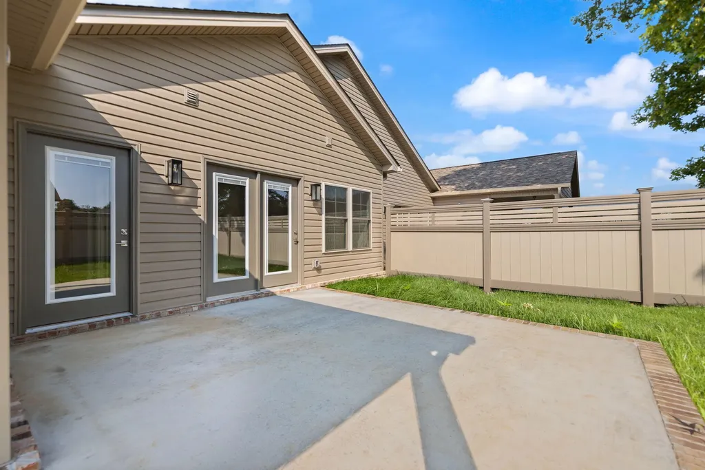 118 A W Canterbury Drive Bronston KY 42518