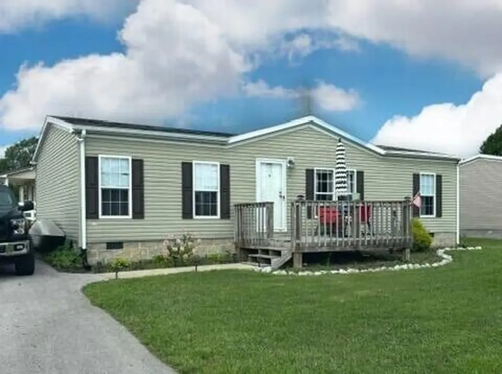 11 T Millers Way Science Hill KY 42553