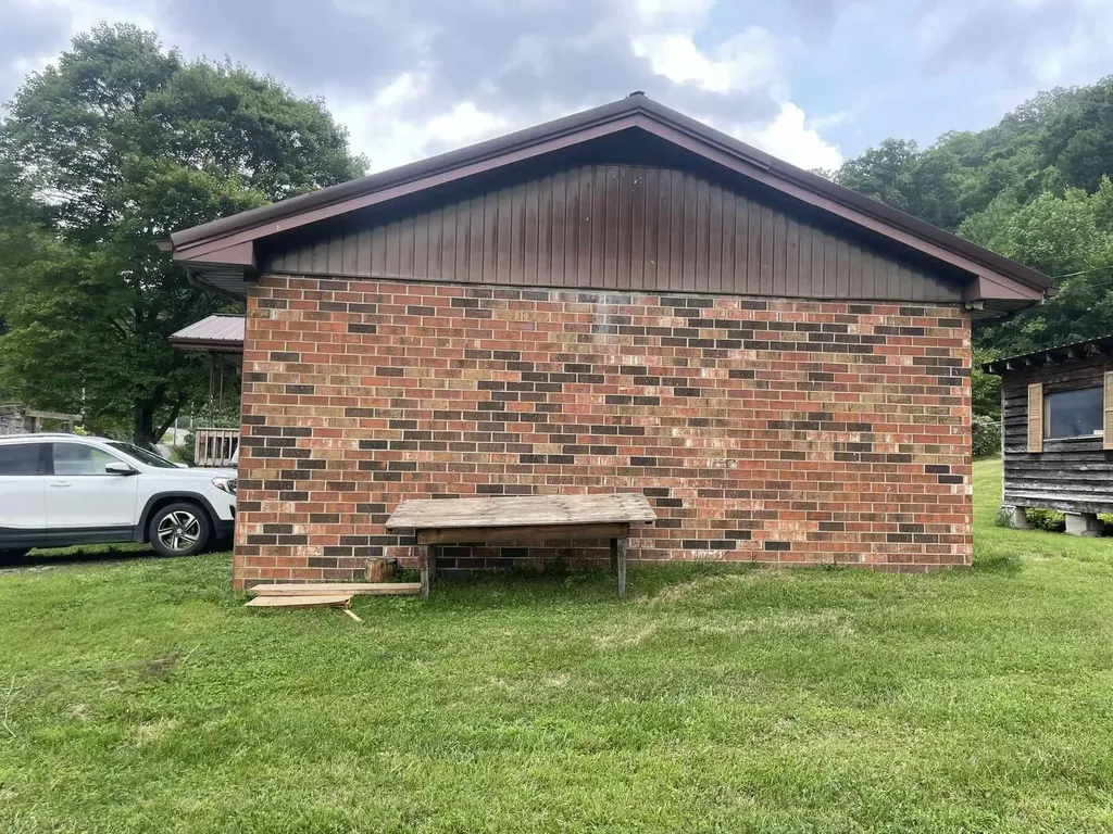 9010 Highway 421 Manchester KY 40962