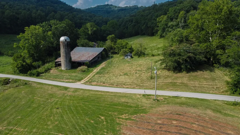 2892 Quicks Run Road Vanceburg KY 41179