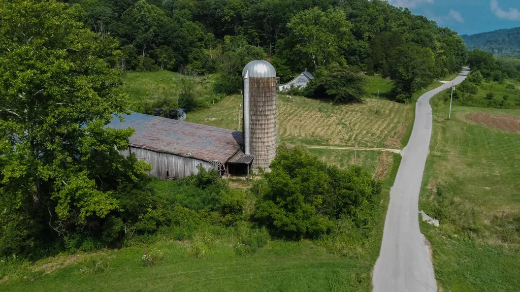 2892 Quicks Run Road Vanceburg KY 41179