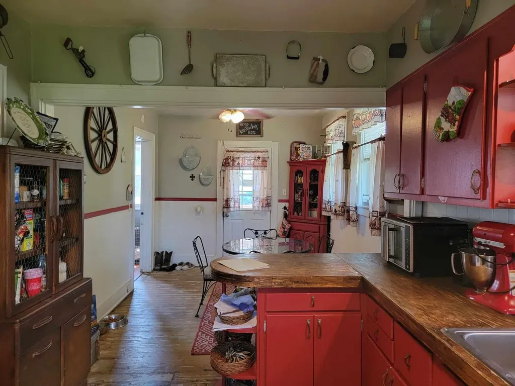 159 E Walnut Street Mount Olivet KY 41064