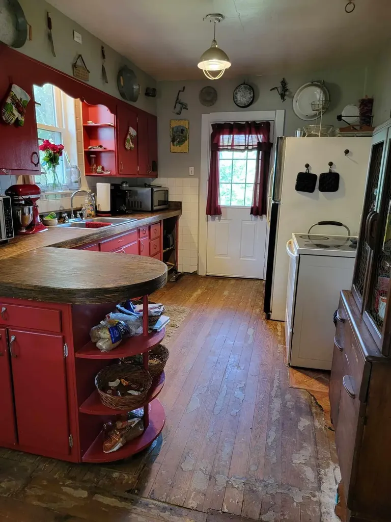 159 E Walnut Street Mount Olivet KY 41064