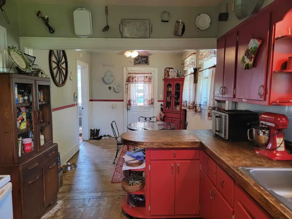 159 E Walnut Street Mount Olivet KY 41064