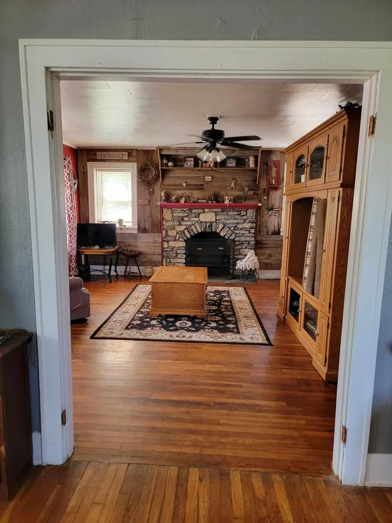 159 E Walnut Street Mount Olivet KY 41064