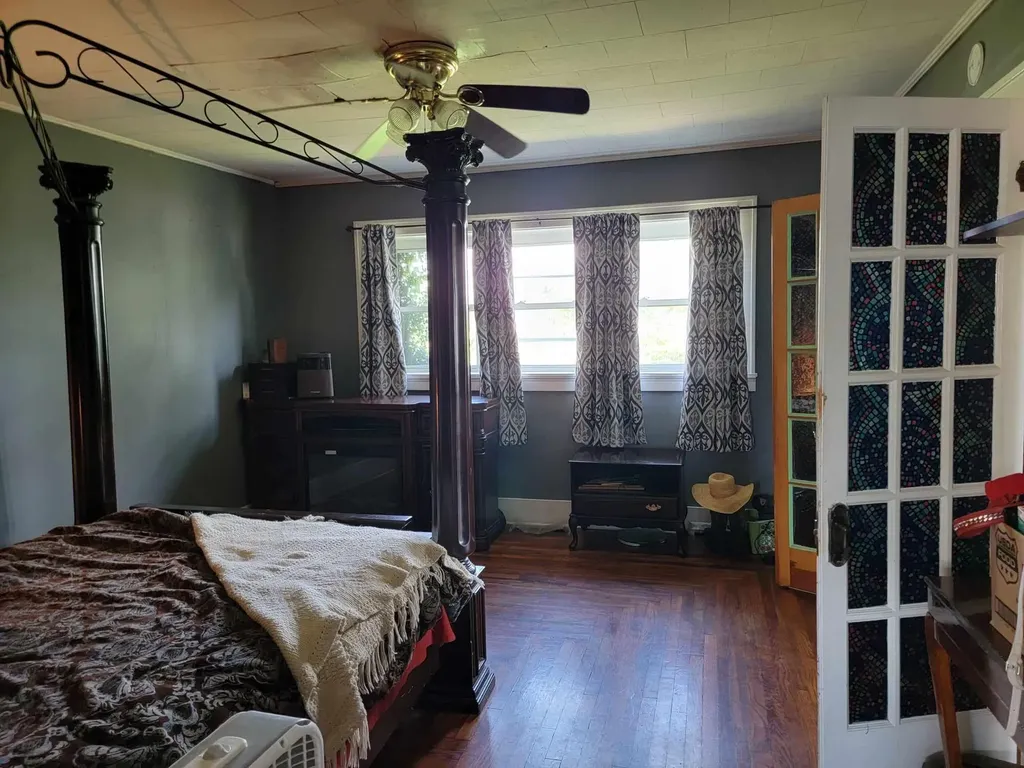 159 E Walnut Street Mount Olivet KY 41064