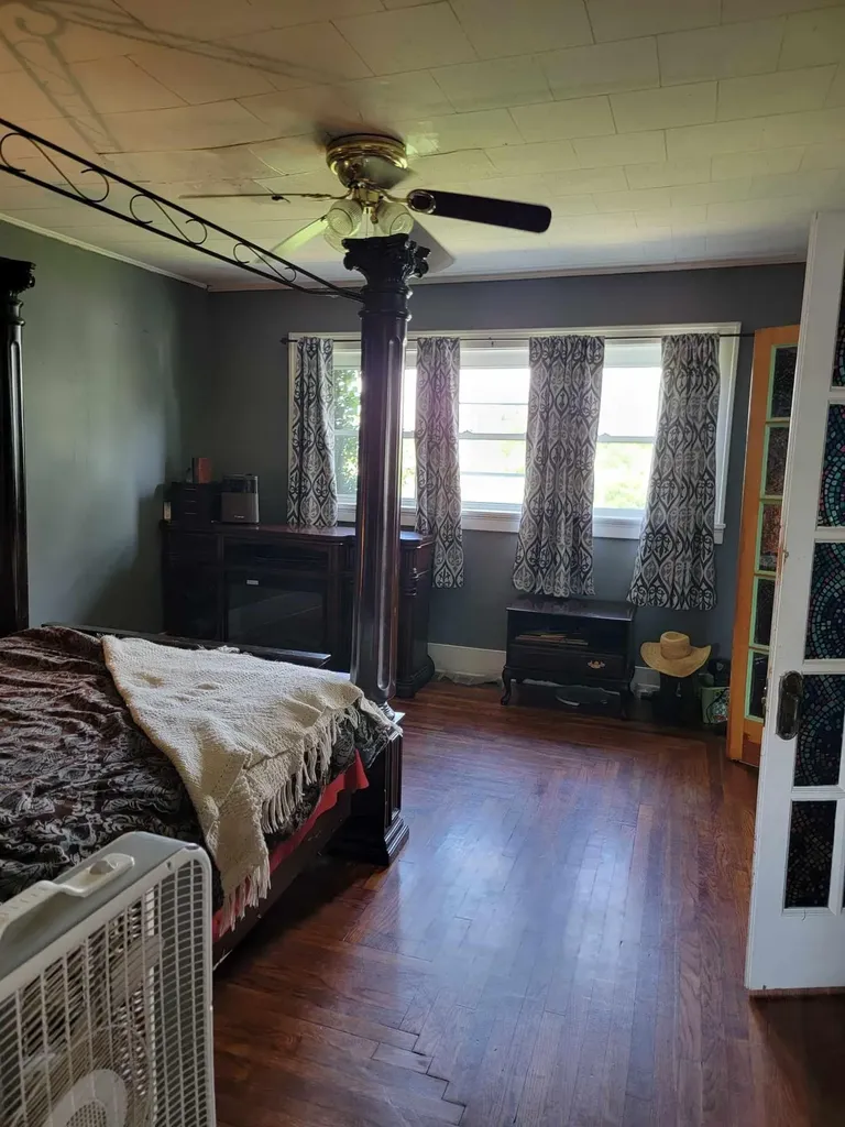 159 E Walnut Street Mount Olivet KY 41064
