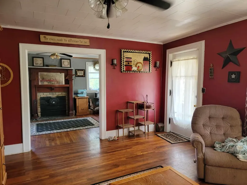 159 E Walnut Street Mount Olivet KY 41064