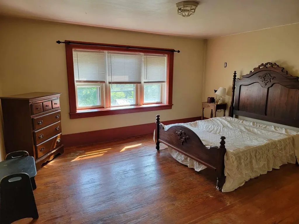 159 E Walnut Street Mount Olivet KY 41064