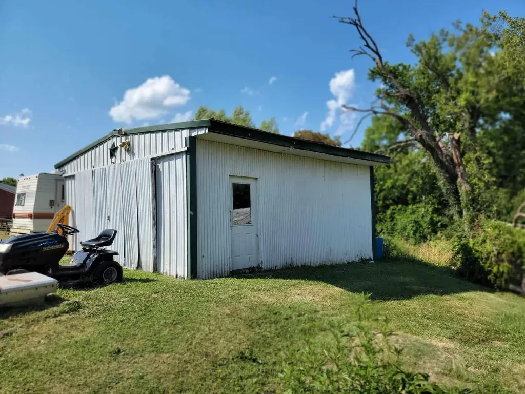 159 E Walnut Street Mount Olivet KY 41064