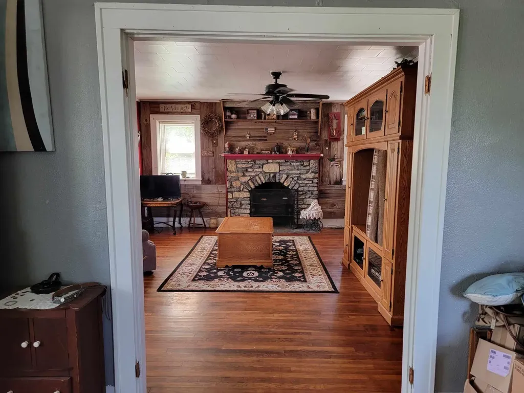 159 E Walnut Street Mount Olivet KY 41064