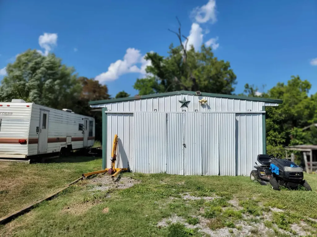 159 E Walnut Street Mount Olivet KY 41064