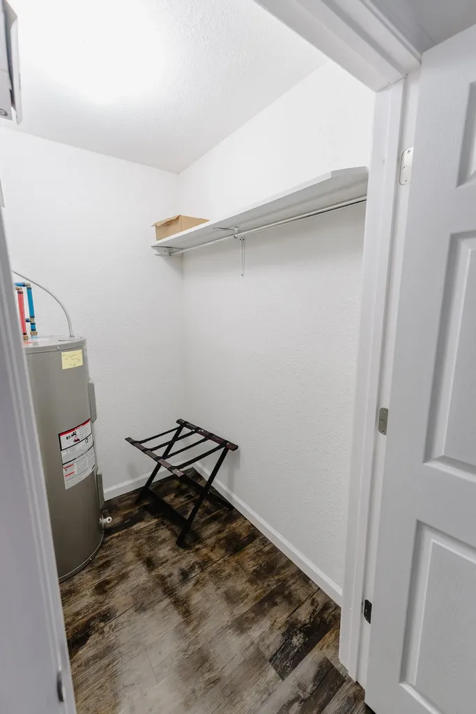 1655 Ky-92 Jamestown KY 42629