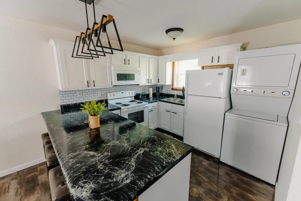 1655 Ky-92 Jamestown KY 42629