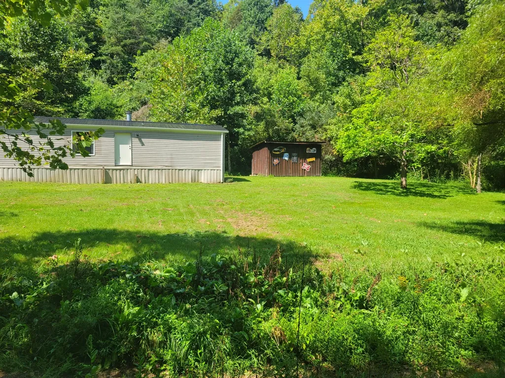 150 E Right Fork- Sugar Camp Road Drive Booneville KY 41314