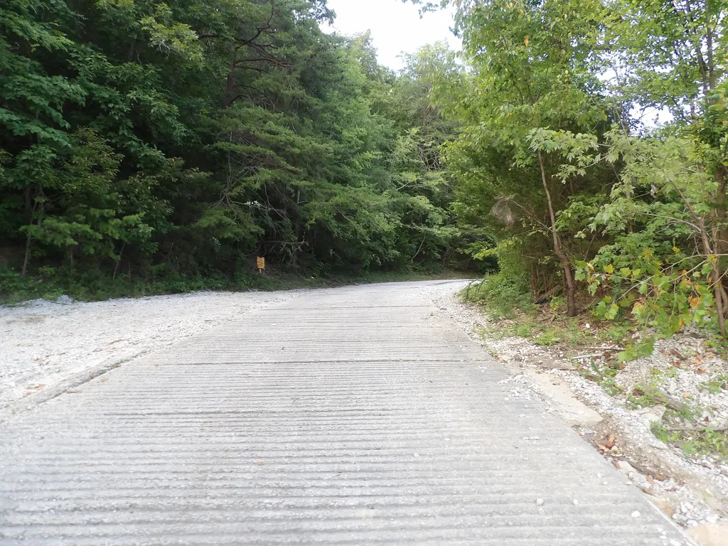 371 Dug Road Monticello KY 42633