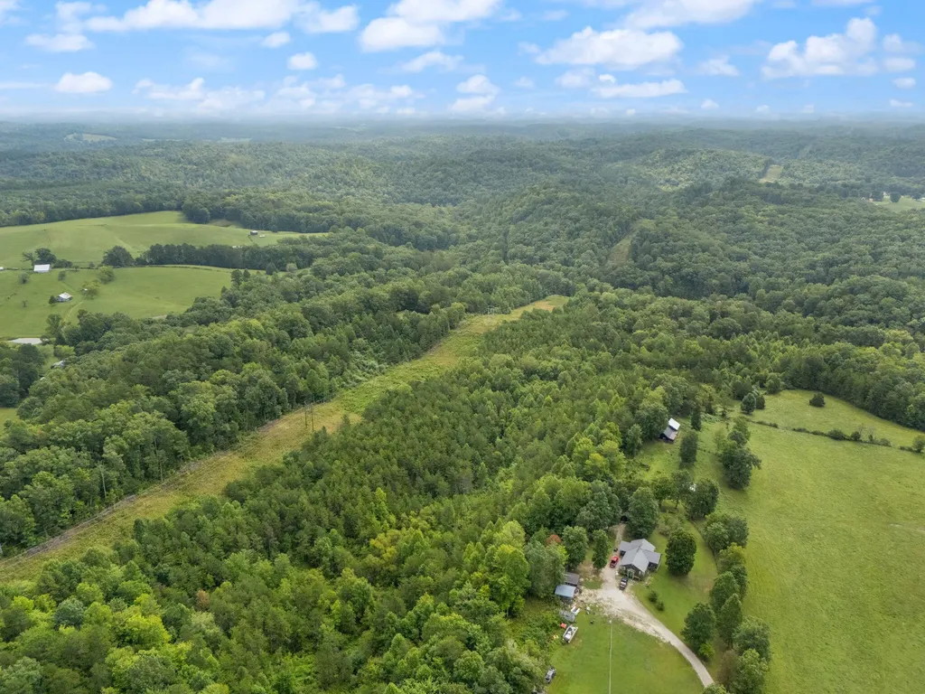 118 Bush Road Beattyville KY 41311