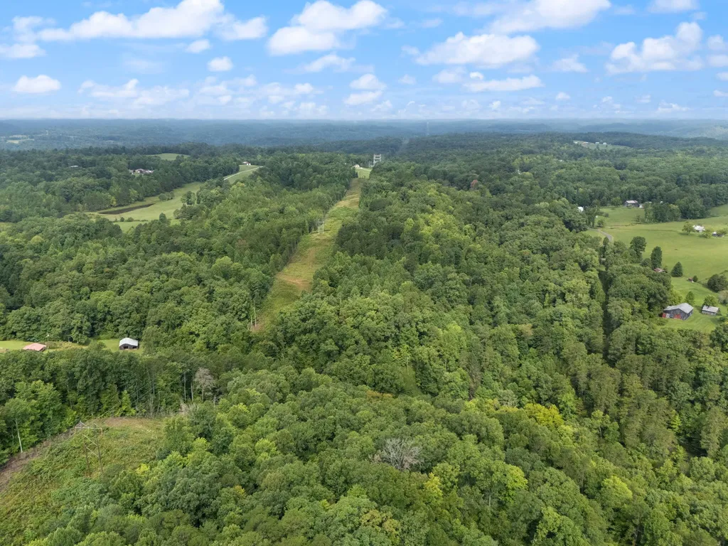 118 Bush Road Beattyville KY 41311