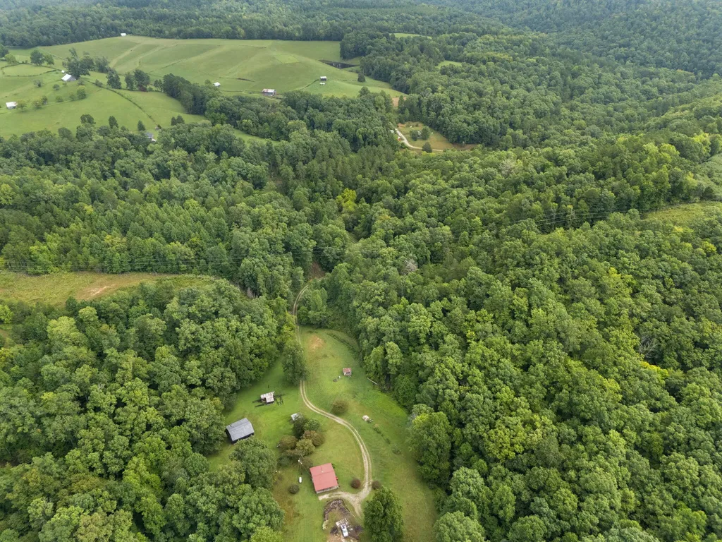 118 Bush Road Beattyville KY 41311