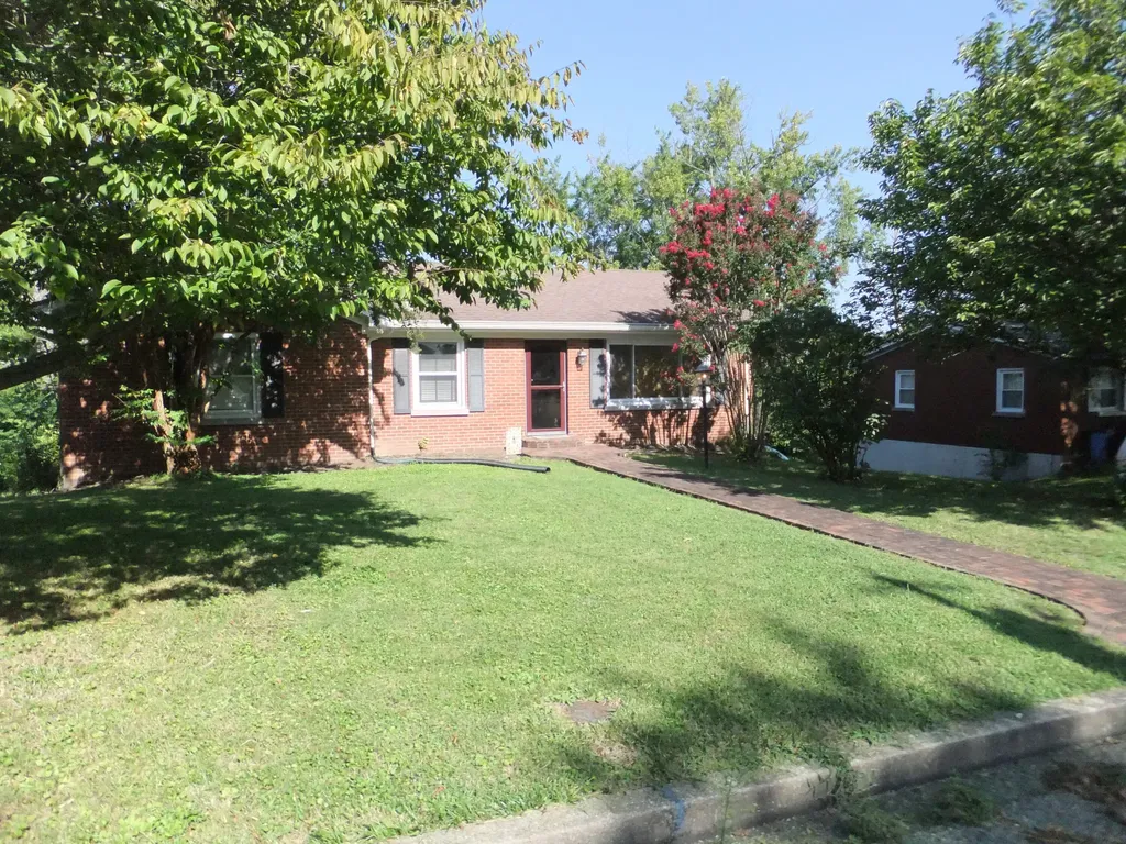 204 Stratford Drive Richmond KY 40475