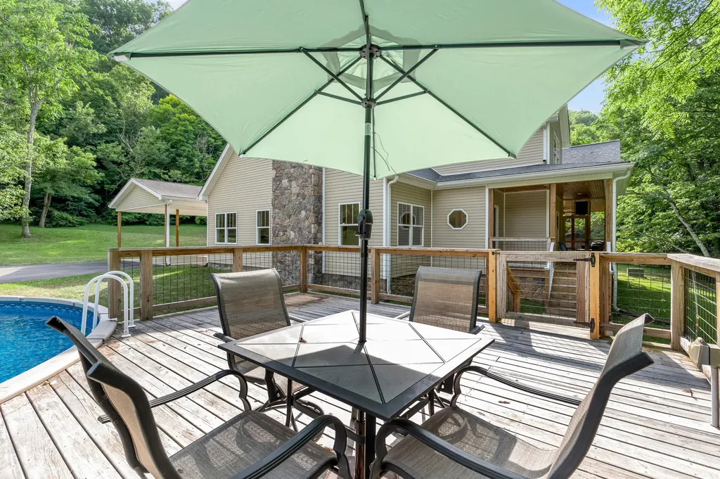 Versailles KY, 1425 Griers Creek Road