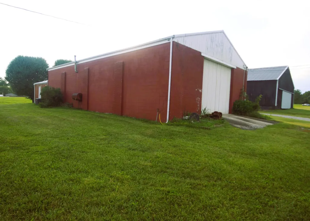 5689 State Highway 290 Mckee KY 40447