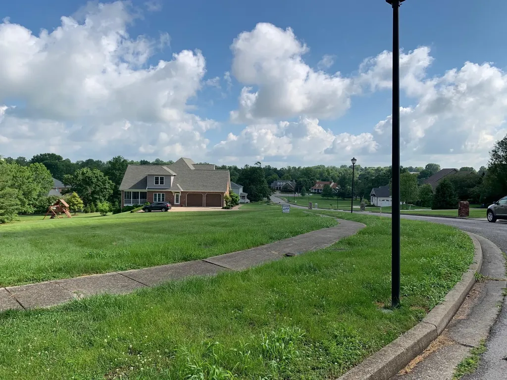 156 Colonial Way Danville KY 40422