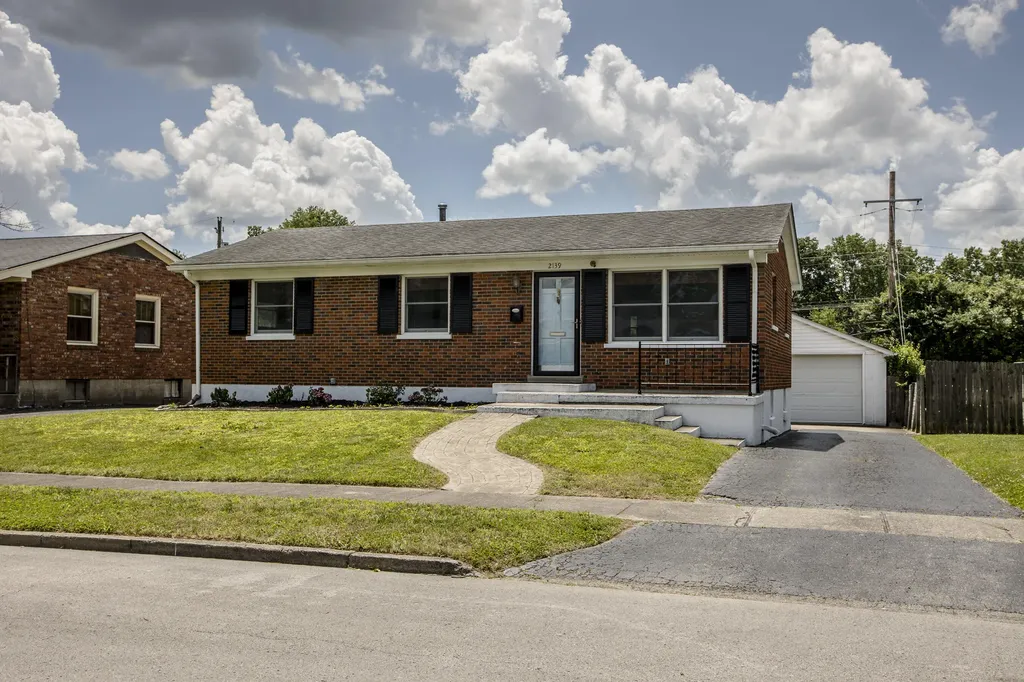 2139 Palms Drive Lexington KY 40504