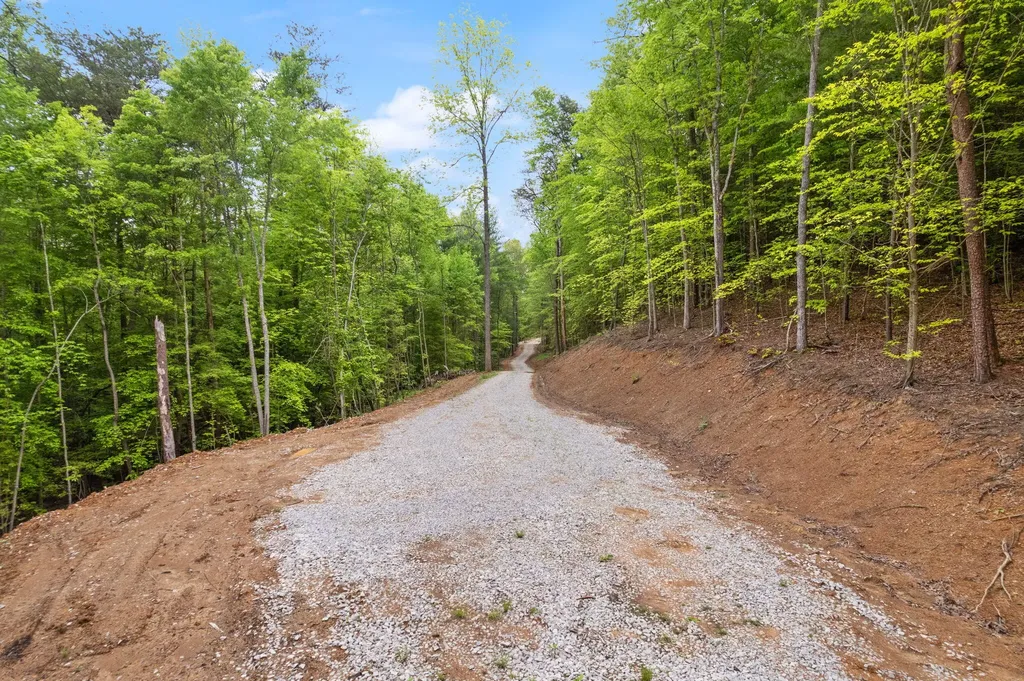 2 Firefly Lane Campton KY 41301