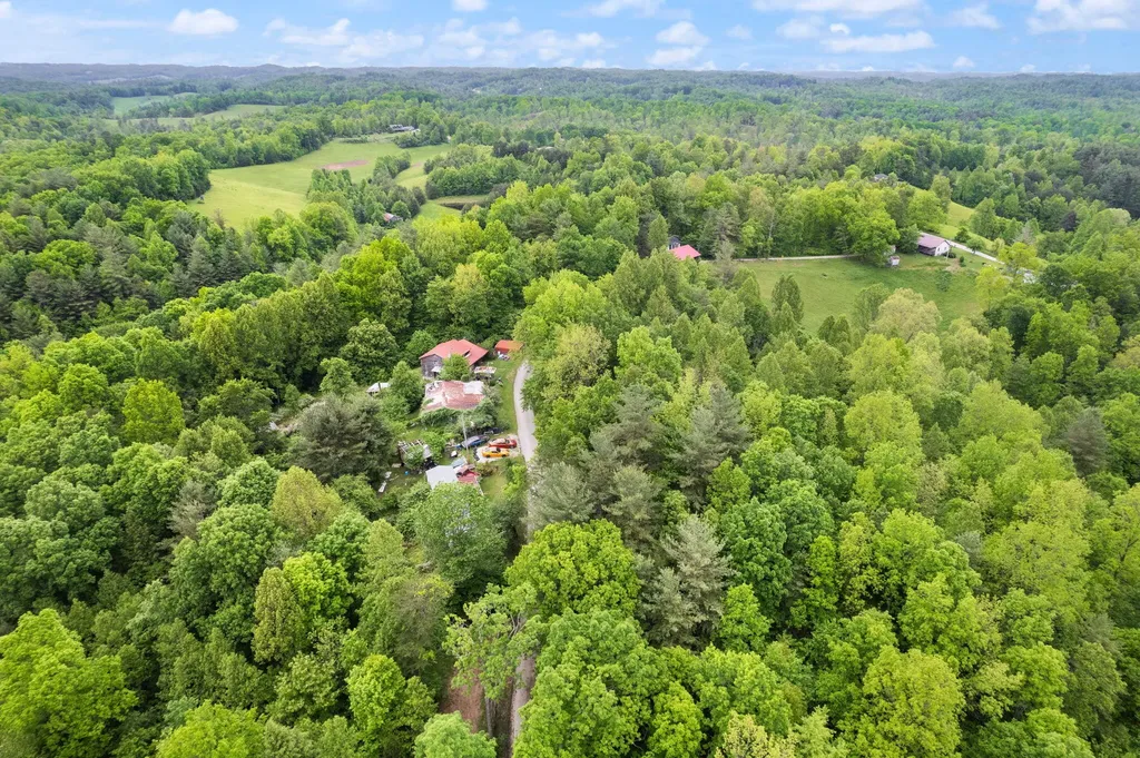 13 Clay-alexander Campton KY 41301
