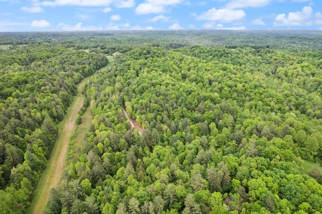 16 Clay-alexander Road Campton KY 41301