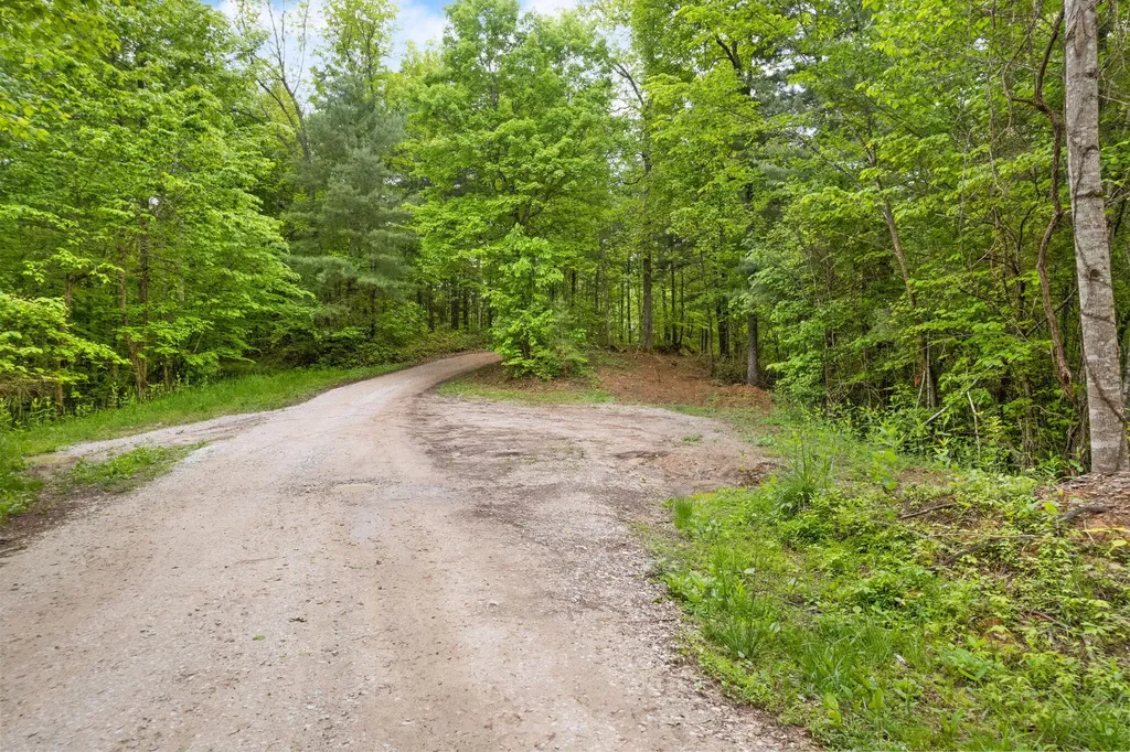 16 Clay-alexander Road Campton KY 41301